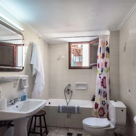 Areti Apartamento *
